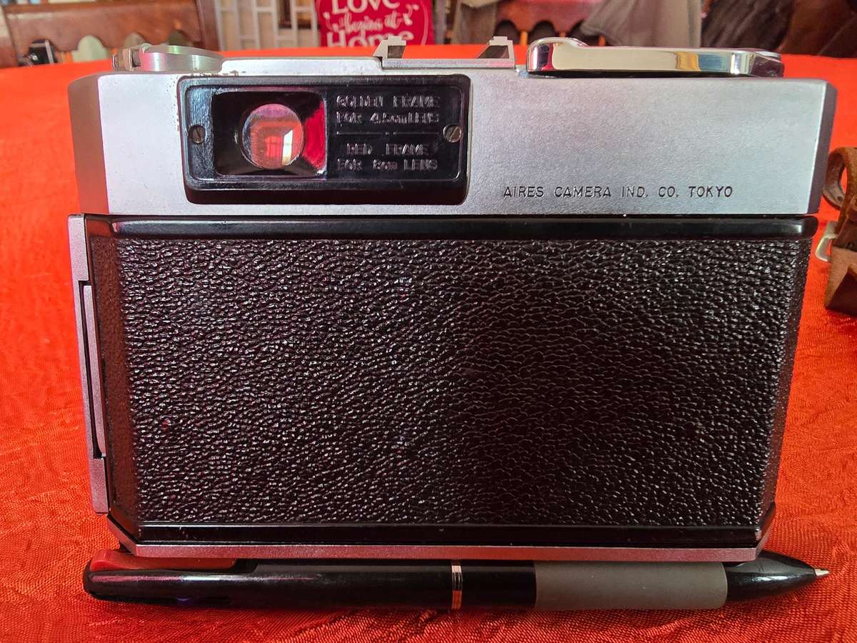 Vintage Aires Viscount 35mm Rangefinder Camera