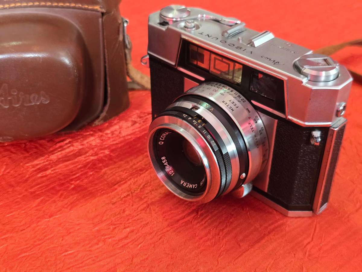 Vintage Aires Viscount 35mm Rangefinder Camera
