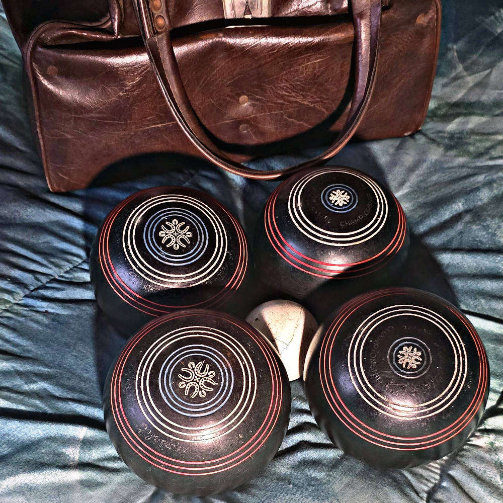 Henselite Lawn Bowls in a Carry Case