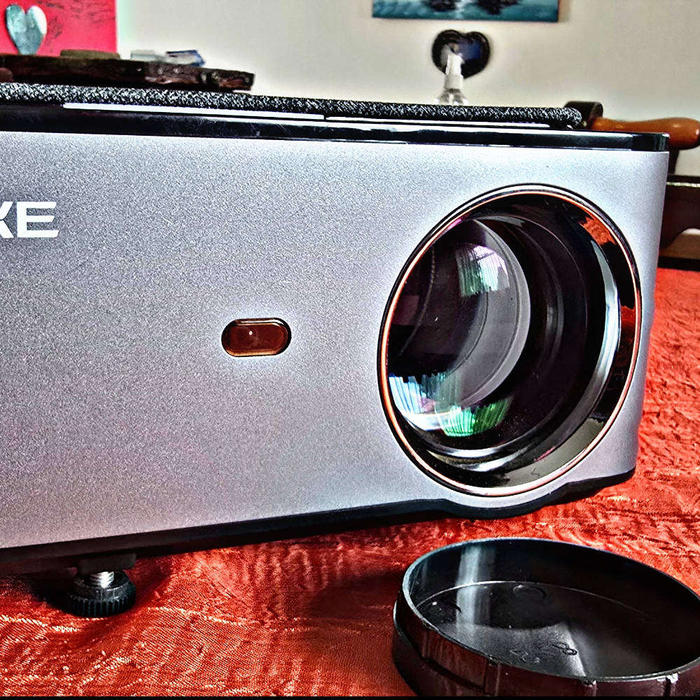 VGKE T28 4500 Lumens 1920 x 1080p LCD Data Projector