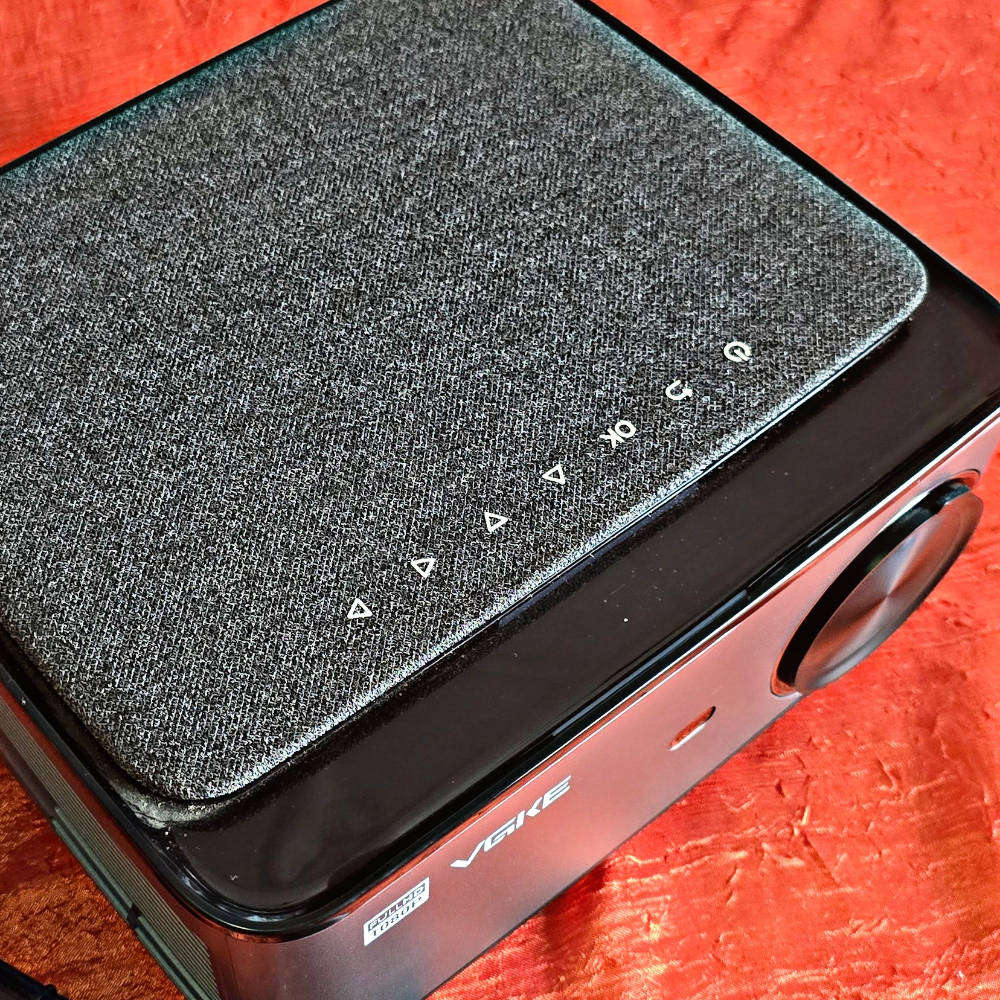 VGKE T28 4500 Lumens 1920 x 1080p LCD Data Projector