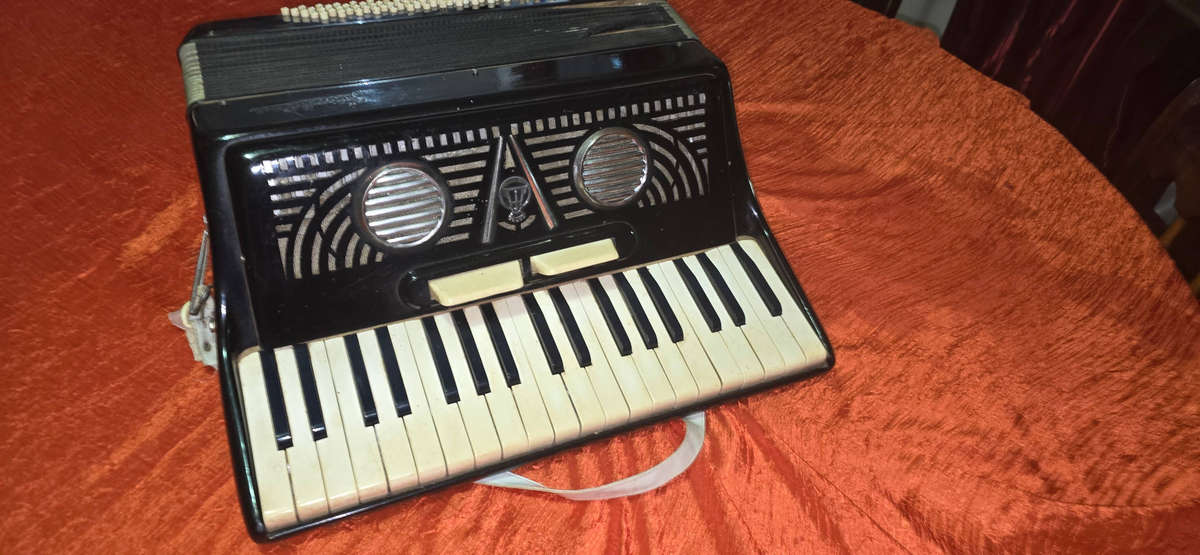 Vintage Frontalini Accordion