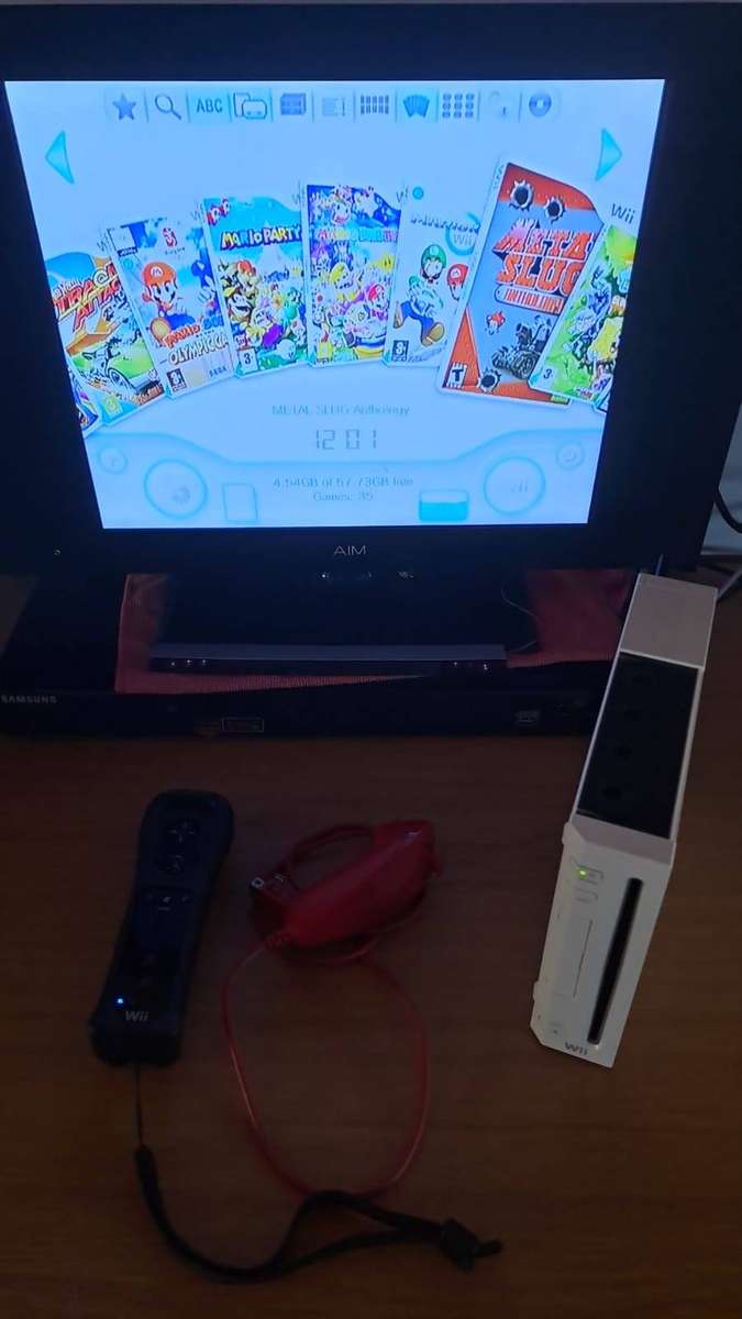 Nintendo Wii Console + 35 preloaded games