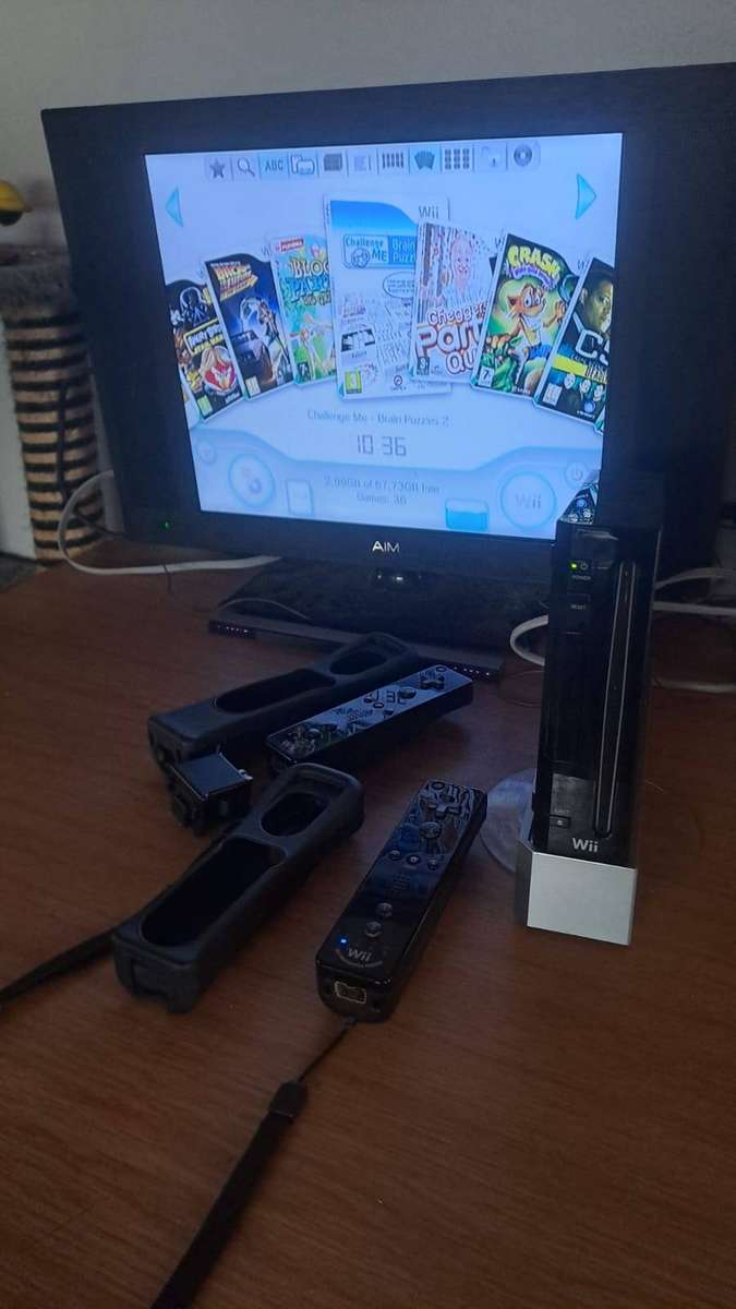 Modded Nintendo Wii Console + 36 preloaded games