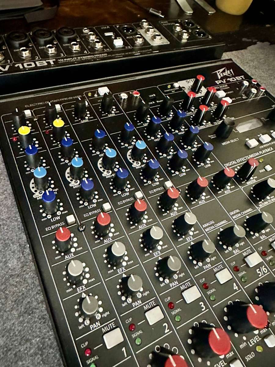 Peavey PV10BT Mixer with Bluetooth and Effects