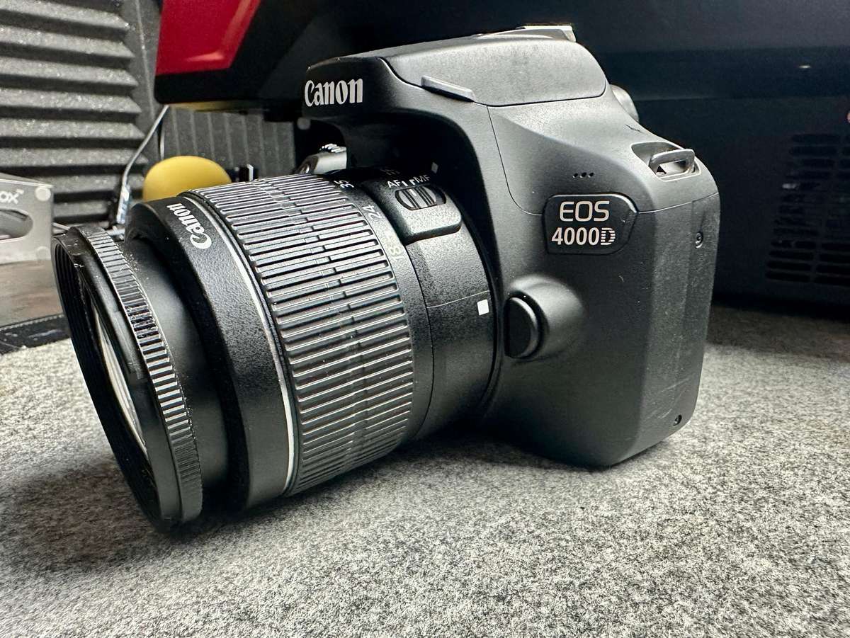Canon EOS 4000D Starter Bundle