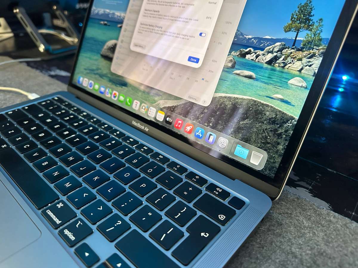 M1 Macbook Air 16GB Ram 256Gb SSD