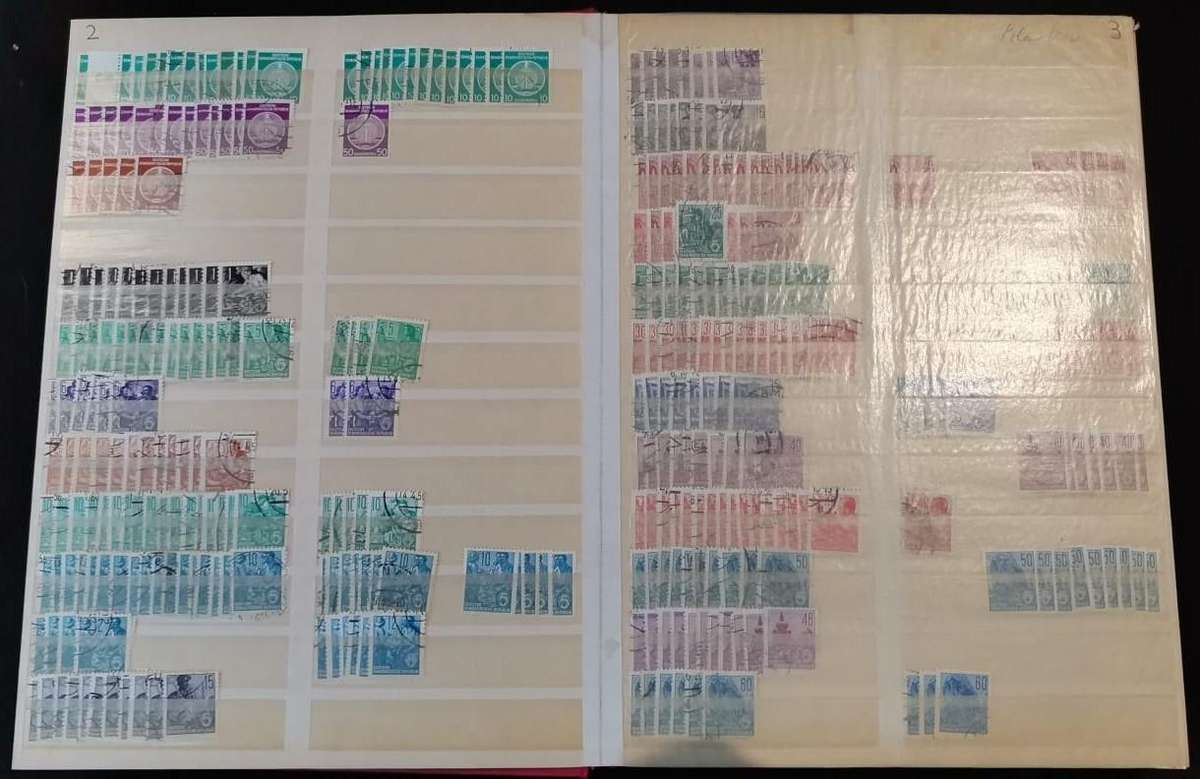 DDR - Album & 100s loose pages