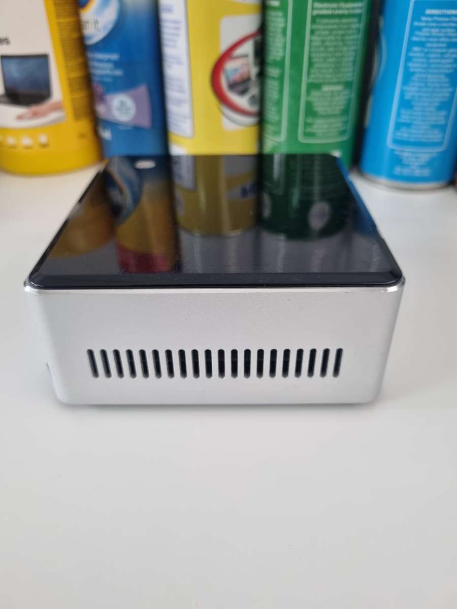 Intel NUC (Intel i3, 240GB SSD & 8GB RAM) 6th Gen