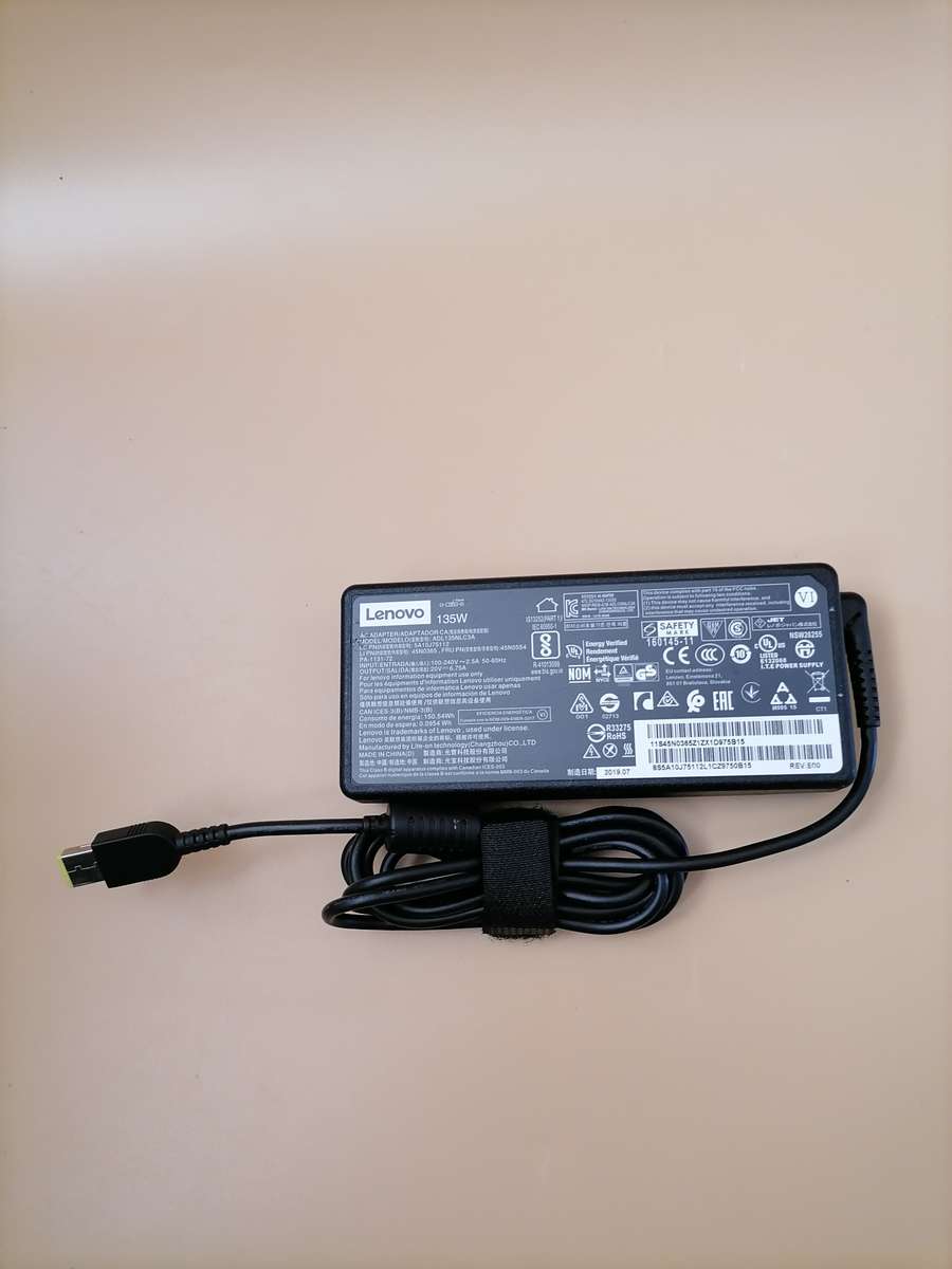 Lenovo Original 135W Charger