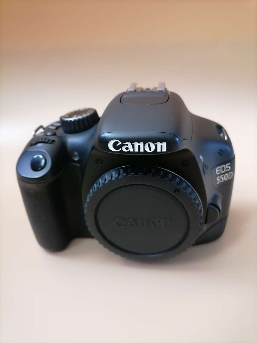 Canon EOS 550D 18MP DSLR Camera