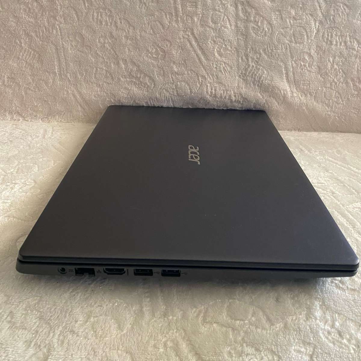 Acer Aspire 3 N19H1 (Intel Celeron N4020, 128GB SSD & 1TB HDD, 8GB RAM) 15.6 Inch Laptop