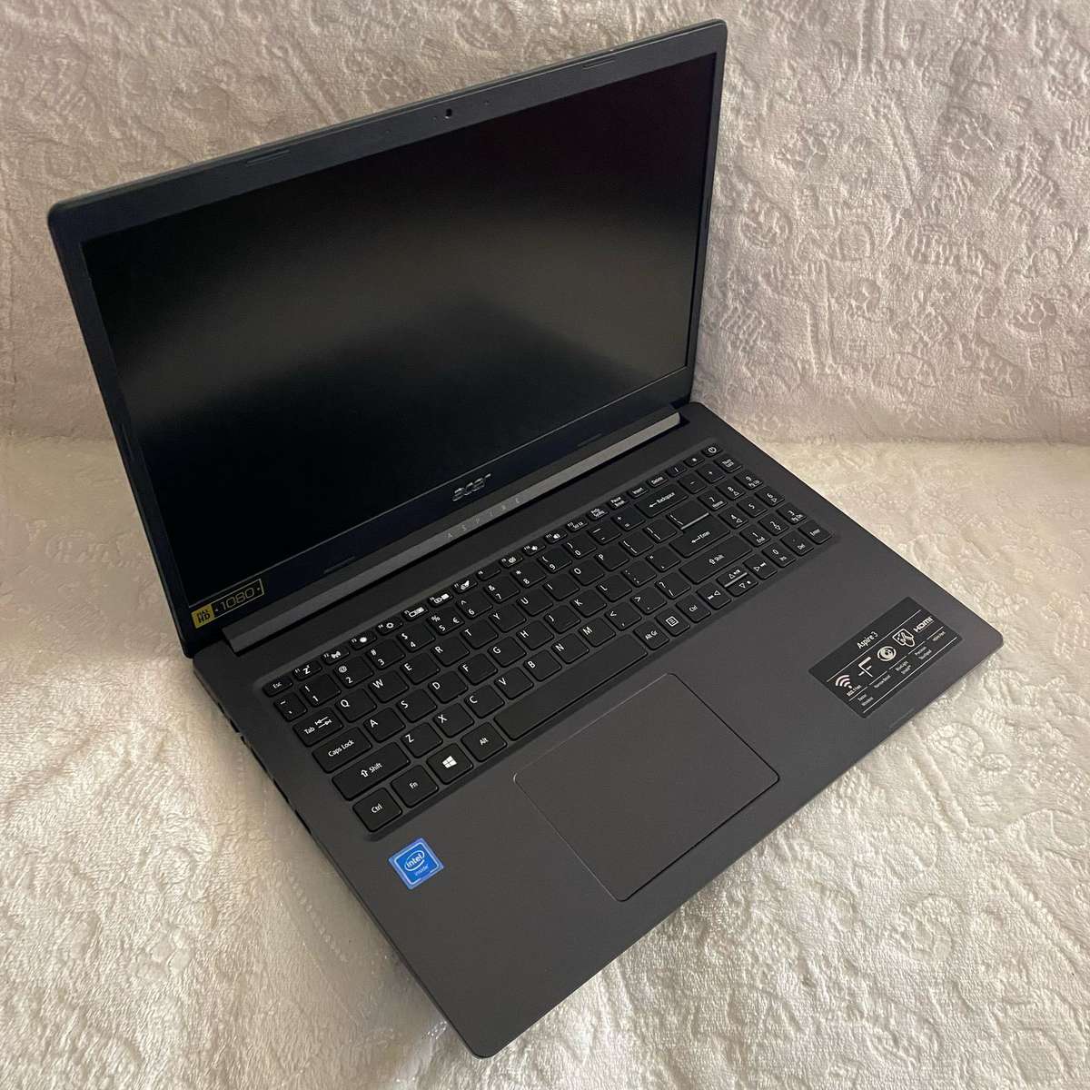 Acer Aspire 3 N19H1 (Intel Celeron N4020, 128GB SSD & 1TB HDD, 8GB RAM) 15.6 Inch Laptop