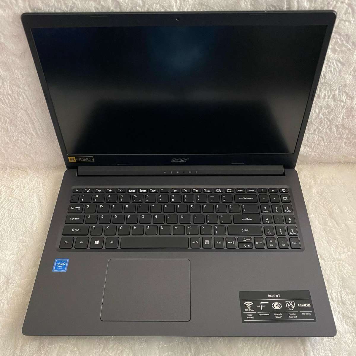 Acer Aspire 3 N19H1 (Intel Celeron N4020, 128GB SSD & 1TB HDD, 8GB RAM) 15.6 Inch Laptop