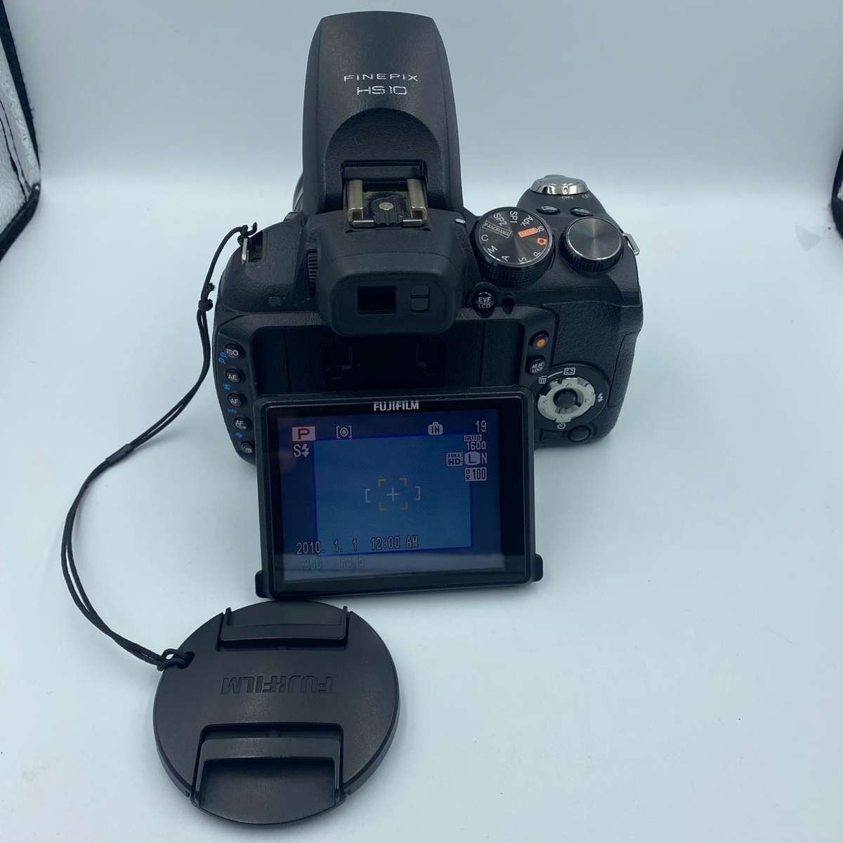 Fujifilm FinePix HS10 10 MP CMOS Digital Camera (30x Optical Zoom, HD Movie 1080i and 3-Inch LCD)