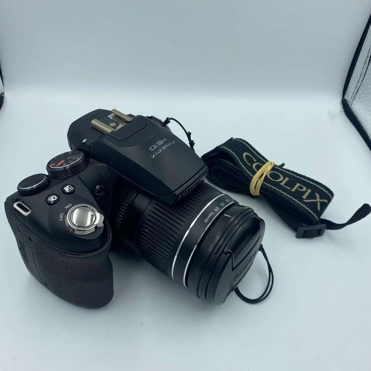 Fujifilm FinePix HS10 10 MP CMOS Digital Camera (30x Optical Zoom, HD Movie 1080i and 3-Inch LCD)