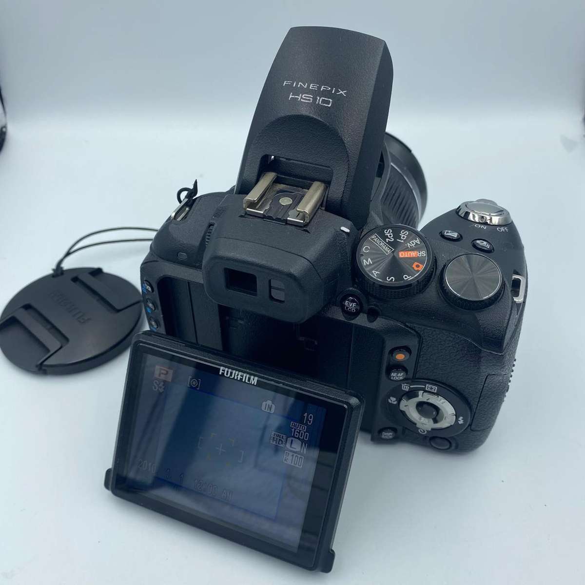 Fujifilm FinePix HS10 10 MP CMOS Digital Camera (30x Optical Zoom, HD Movie 1080i and 3-Inch LCD)