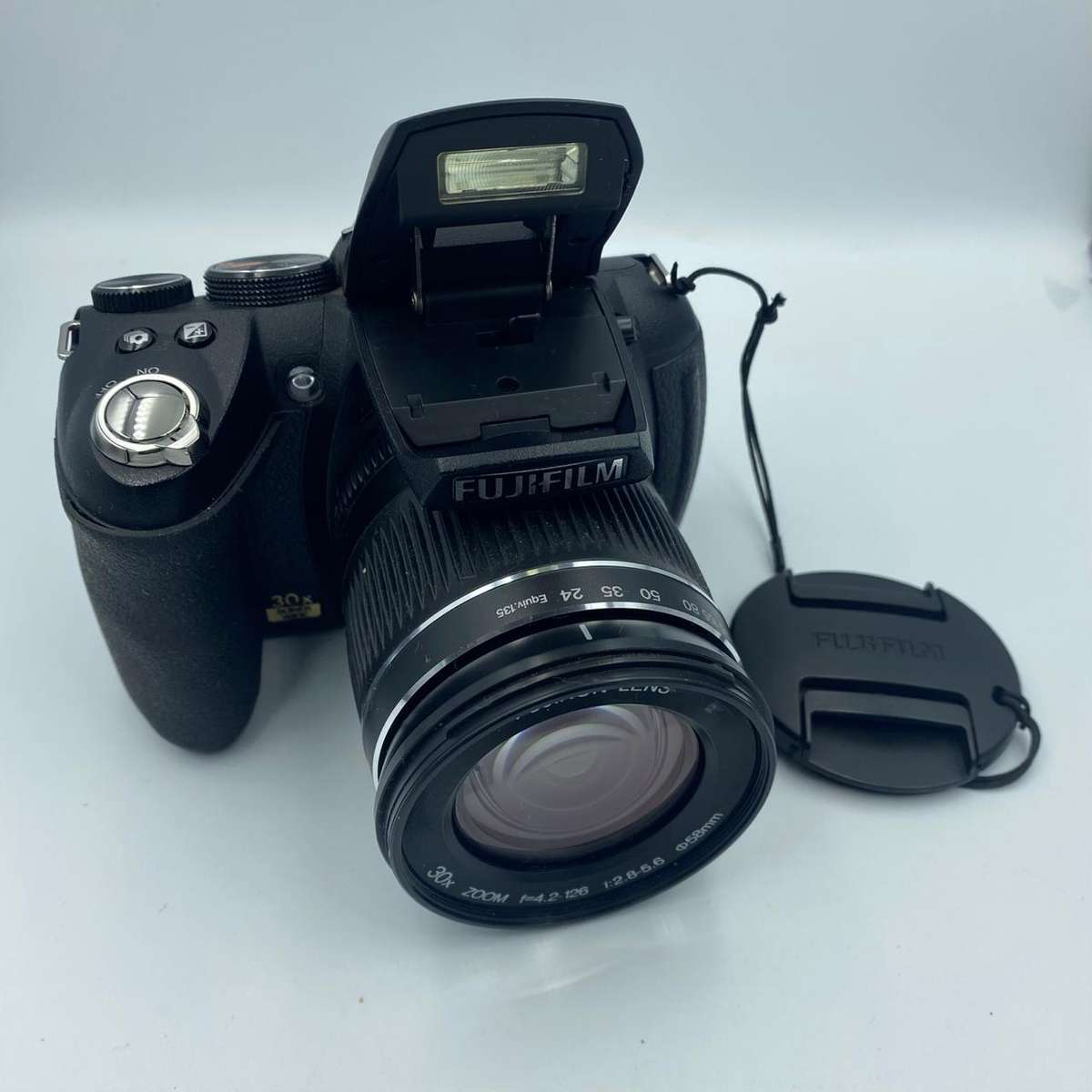 Fujifilm FinePix HS10 10 MP CMOS Digital Camera (30x Optical Zoom, HD Movie 1080i and 3-Inch LCD)