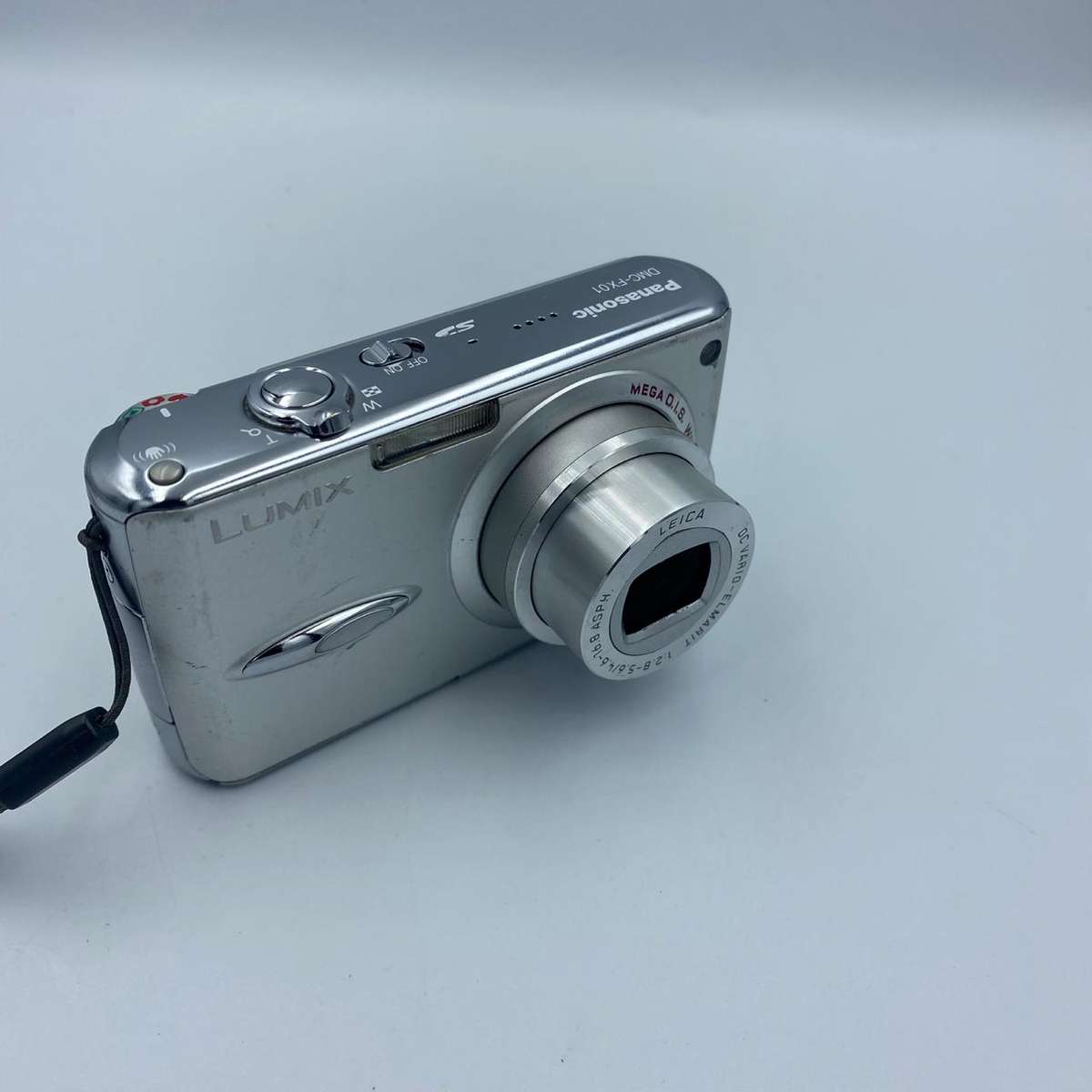 Panasonic Lumix DMC-FX01 Compact Digital Camera (3.6x Optical Zoom, 6MP) Silver