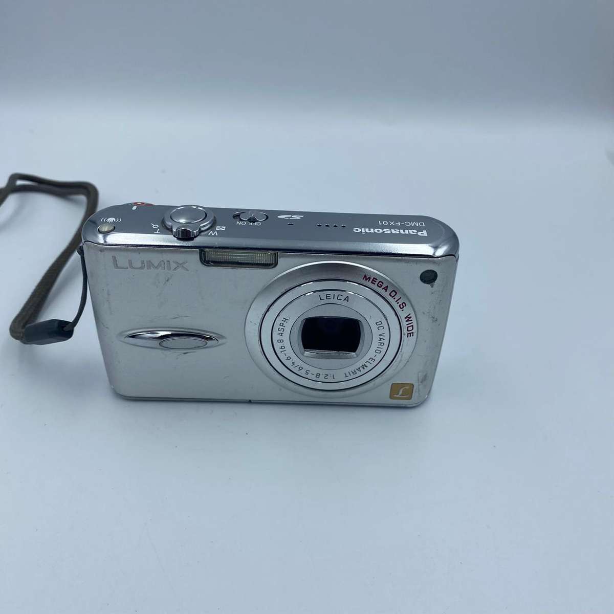 Panasonic Lumix DMC-FX01 Compact Digital Camera (3.6x Optical Zoom, 6MP) Silver