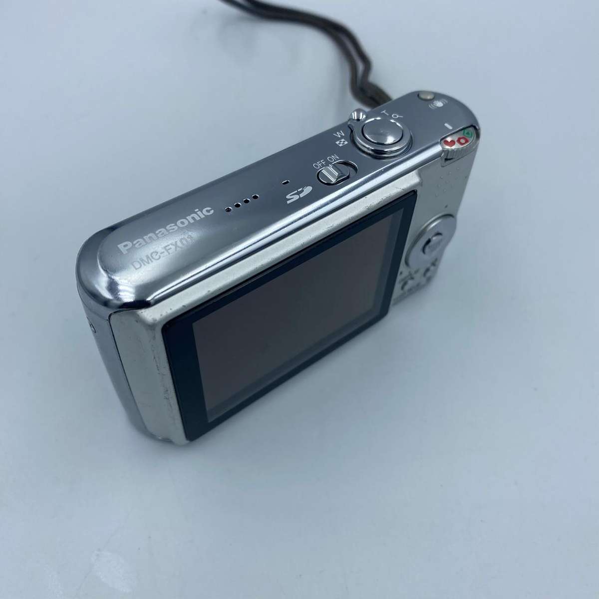 Panasonic Lumix DMC-FX01 Compact Digital Camera (3.6x Optical Zoom, 6MP) Silver