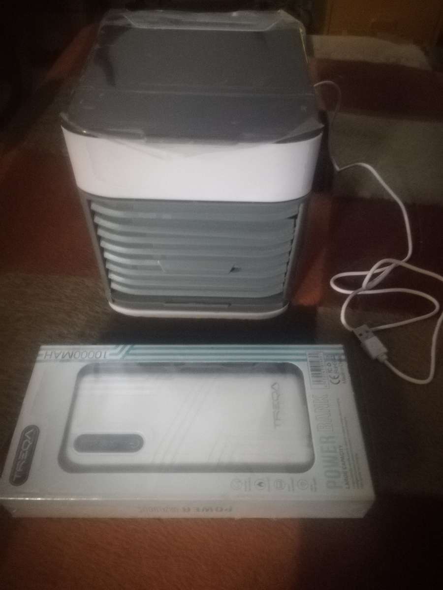 USB desk cooling fan