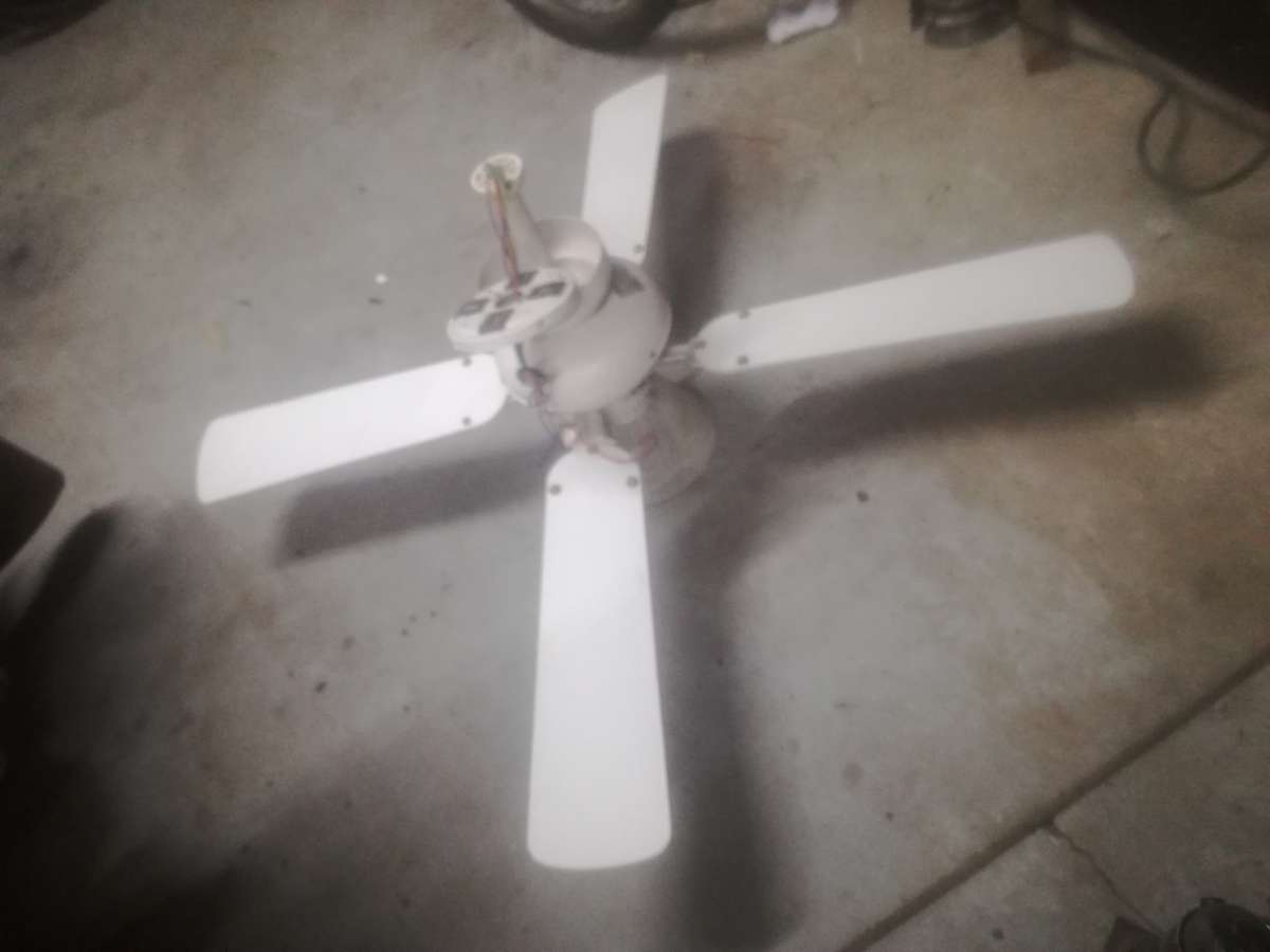 Logik ceiling fan 42cm blades new