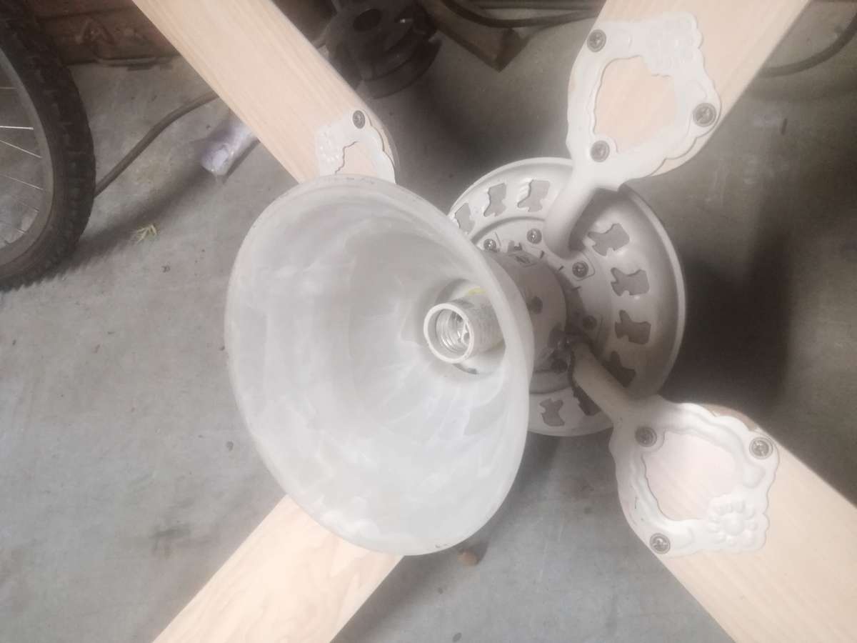 Logik ceiling fan 42cm blades new