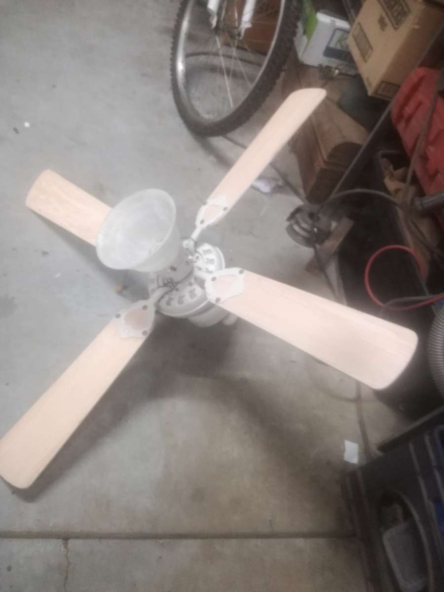 Logik ceiling fan 42cm blades new