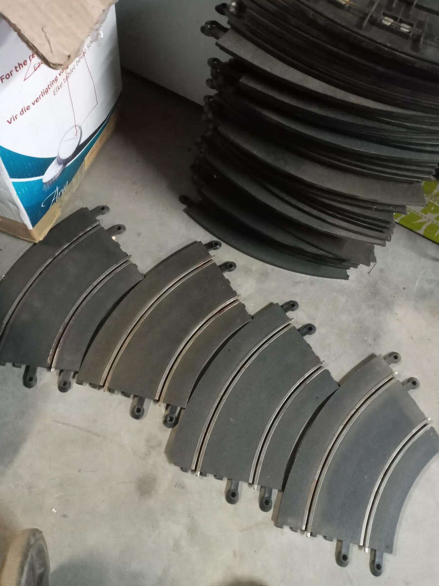 Scalextric turn x 51 R6 each