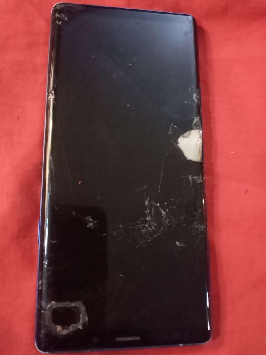 Samsung note 9 needs new screen