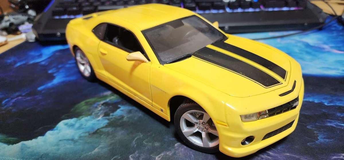 2010 Chevrolet Camaro SS (Bumblebee) 1/18th Scale Maisto