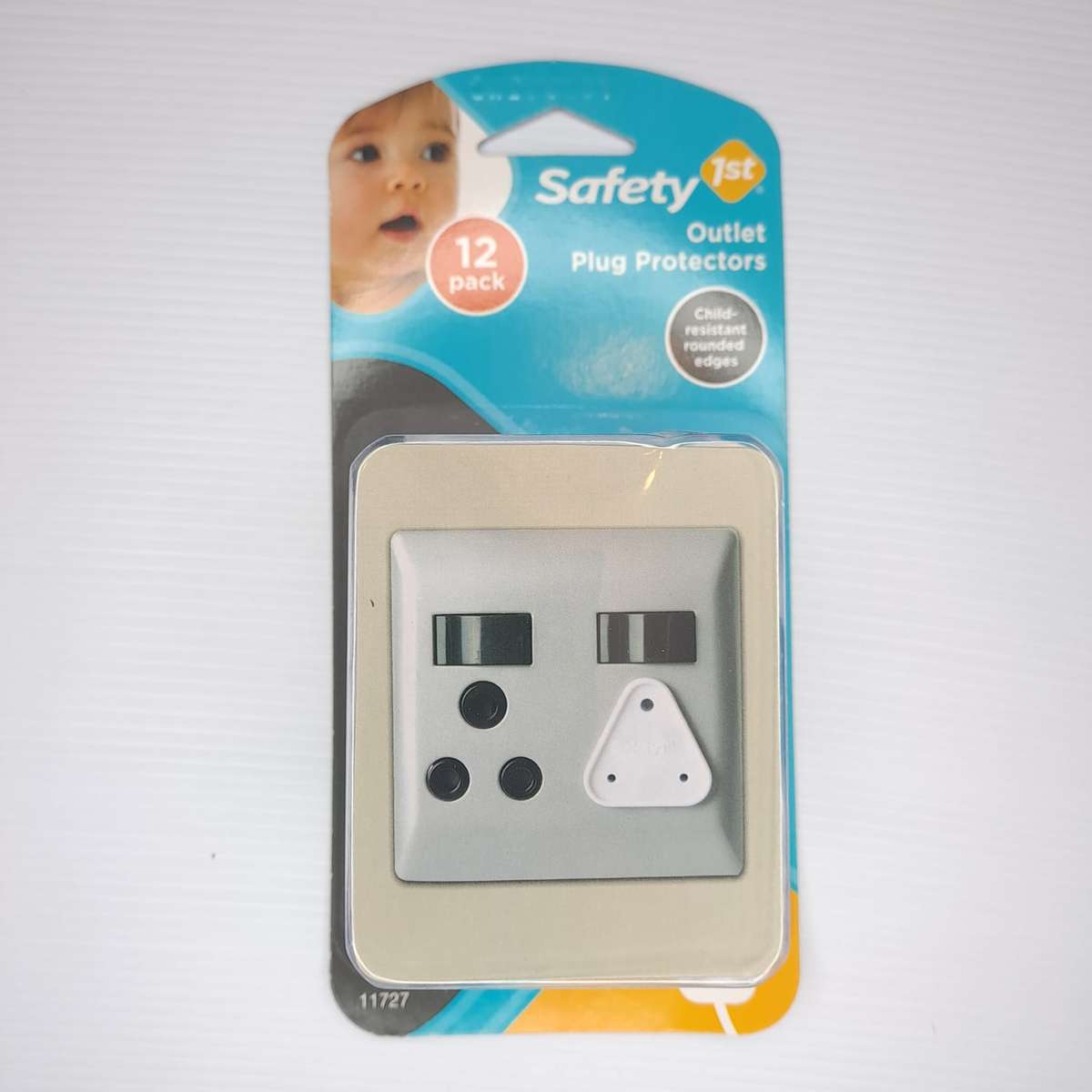 Safety 1st - 12 pack Outlet Plug Protectors