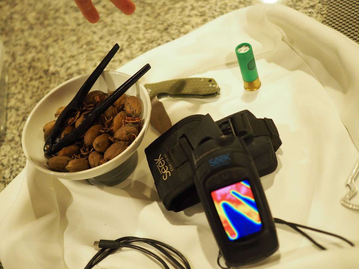 Seek Handheld Thermal Reveal Shield PRO