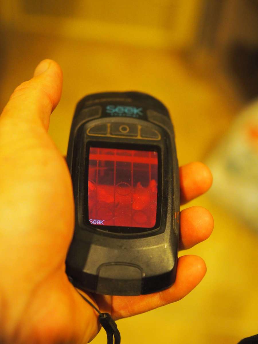 Seek Handheld Thermal Reveal Shield PRO