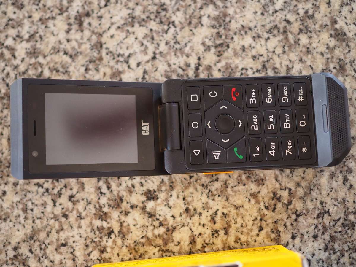 Cat S22 Flip (Parts or Repair)