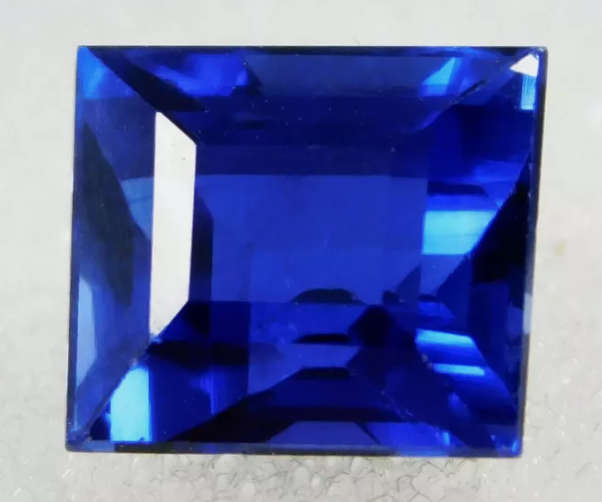 3.75 Ct Natural Blue sapphire Princess Cut. VGTL Certified