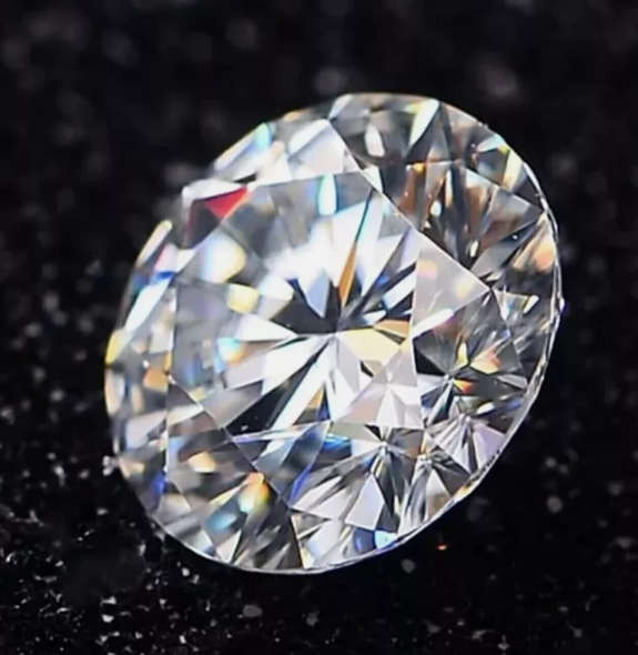 1.50 Ct 7.5mm D Color Round VVS1 Moissanite
