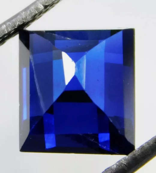 3.75 Ct Natural Blue sapphire Princess Cut. VGTL Certified