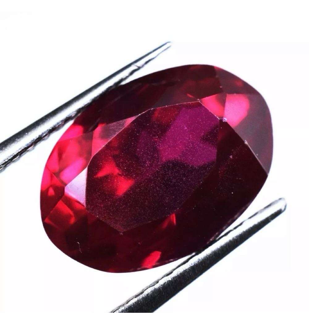 5.65ct Ruby, Oval cut