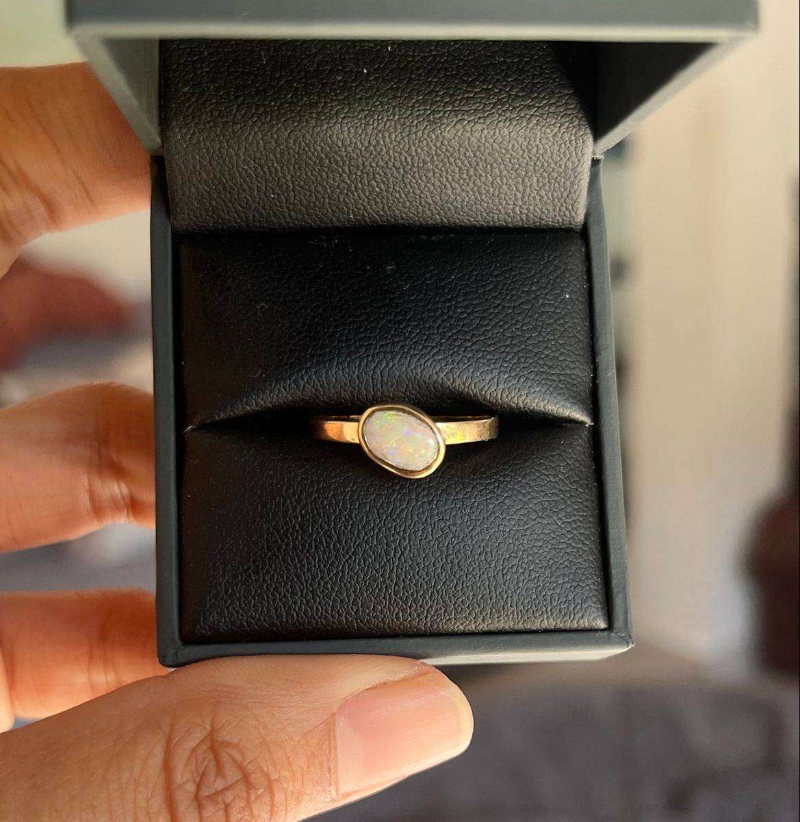 9ct gold opal ring