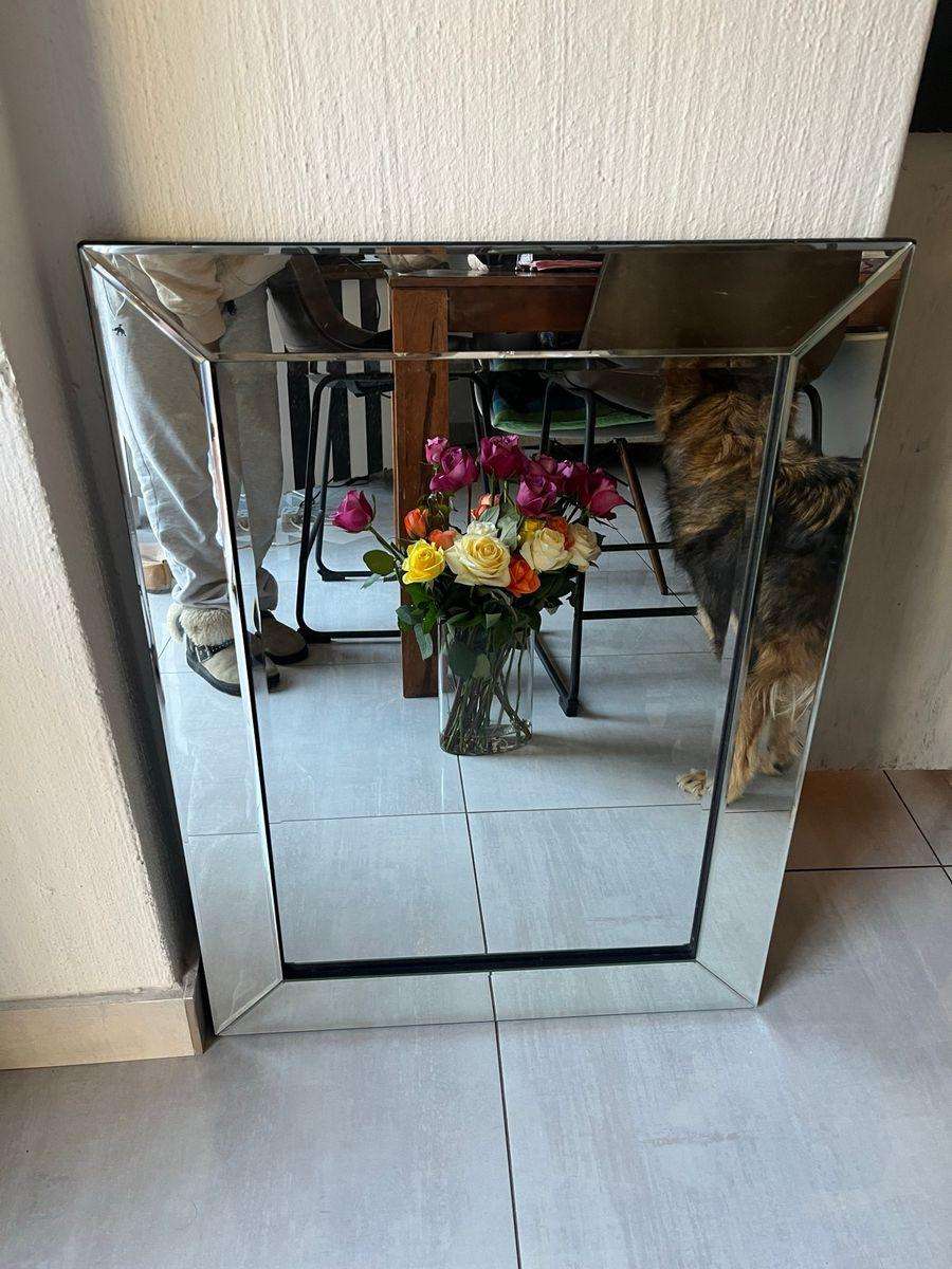 Bevelled edge mirror