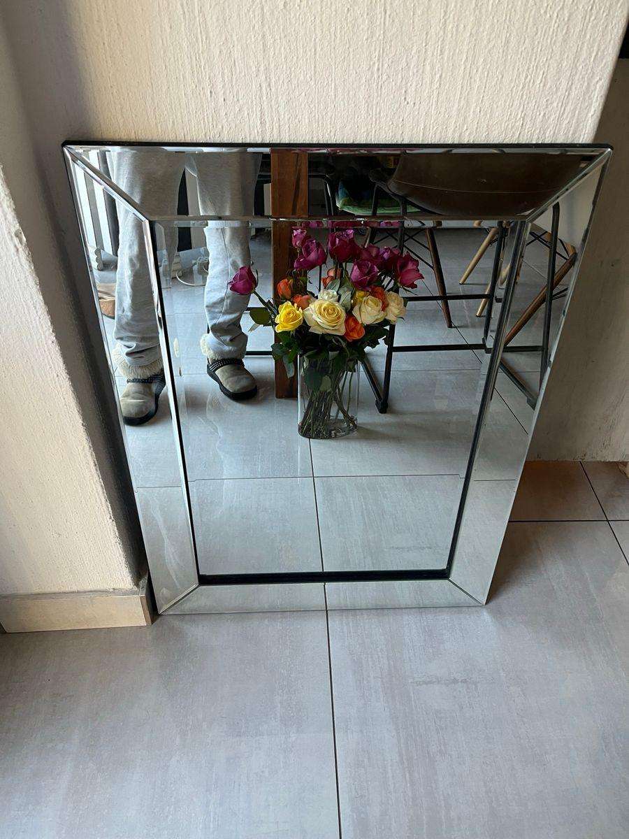 Bevelled edge mirror