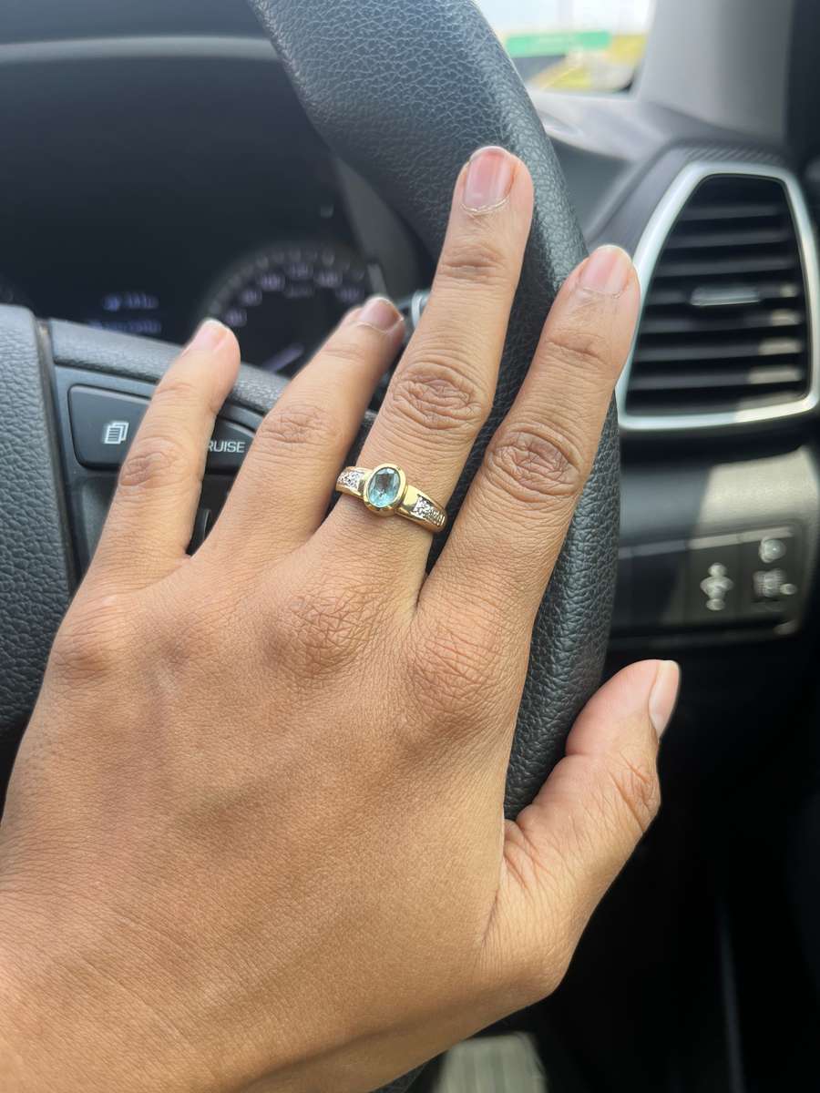 9ct yellow gold ring