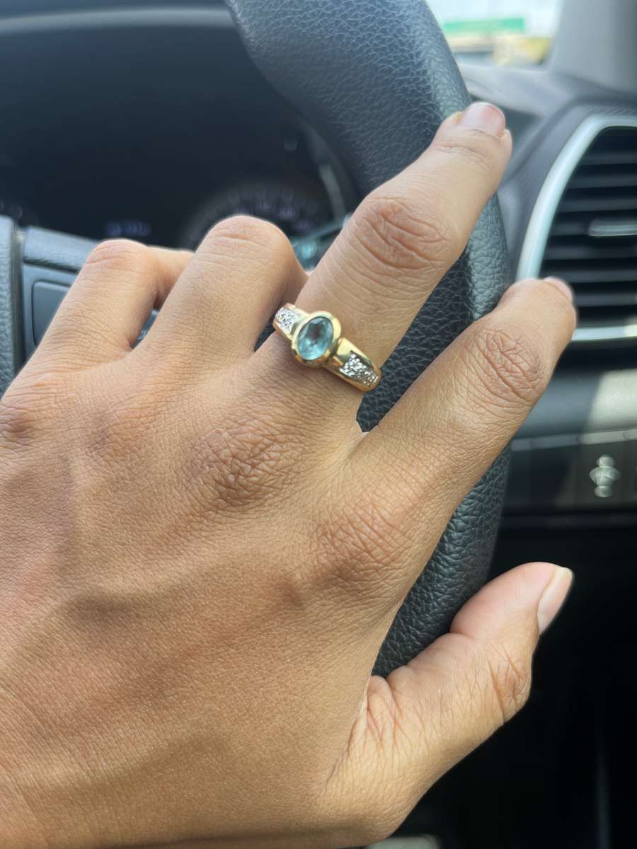 9ct yellow gold ring