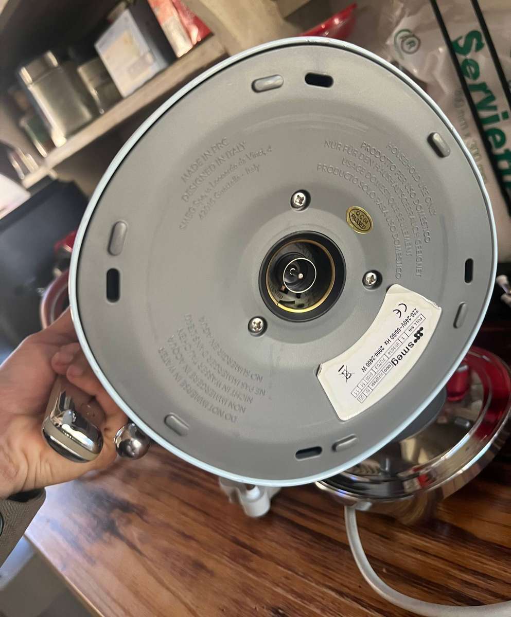 1.8L blue Smeg kettle