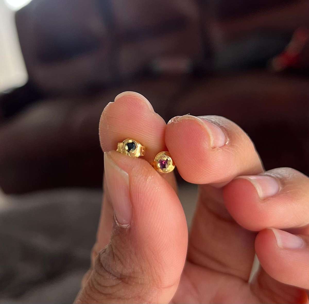 18ct gold stud earrings