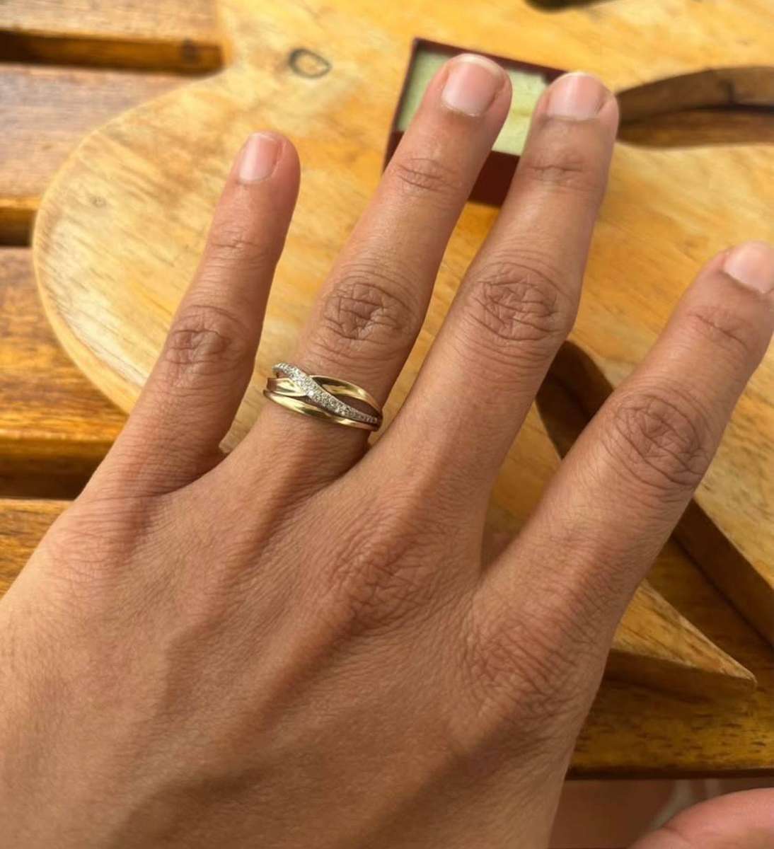 9ct yellow gold diamond crossover ring