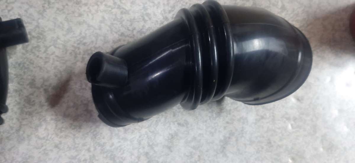 Engine Air Intake Hose Mazda MX-6 2.5L / FORD Telstar