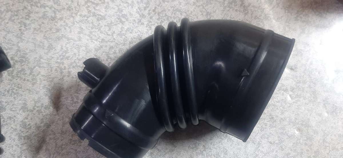 Engine Air Intake Hose Mazda MX-6 2.5L / FORD Telstar